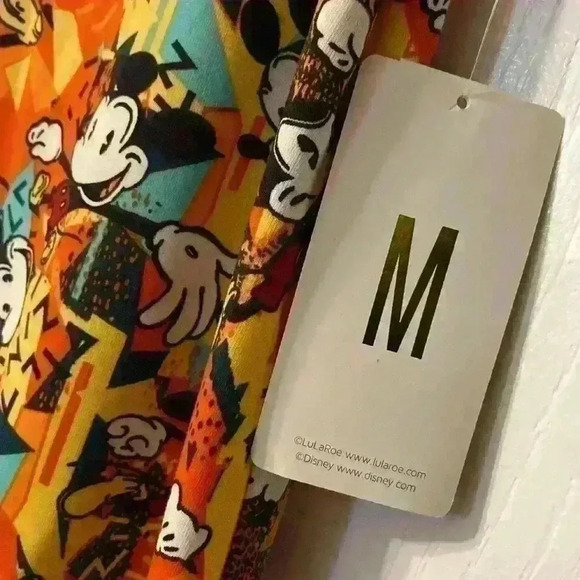 ❤️ New with Tags Disney Mickey Mouse LuLaRoe Classic T-Shirt - Picture 3 of 6